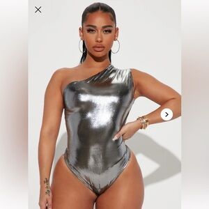 NWOT Stella Metallic Bodysuit - Silver